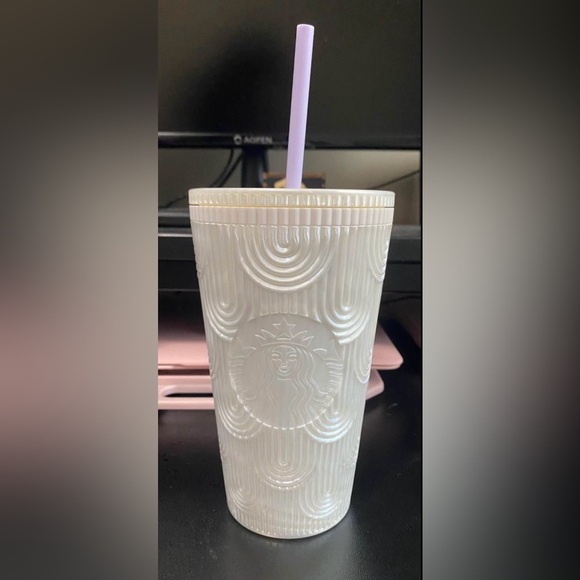 2023 White Pearl Mermaid Starbucks tumbler - Picture 2 of 2
